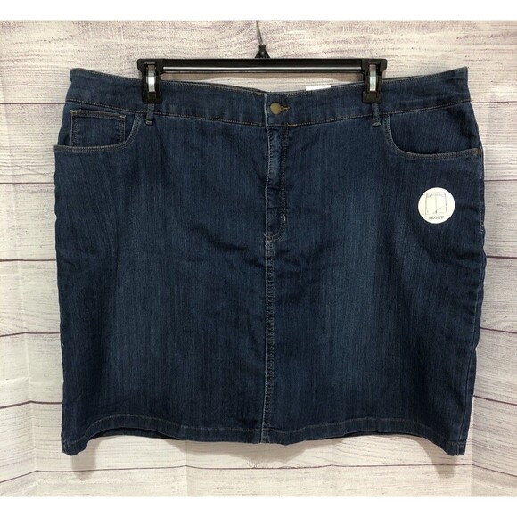 NWT WOMENS Croft & Barrow STRETCH WAISTBAND MED WASH BLUE DENIM SKORT SIZE 24W - Picture 1 of 9